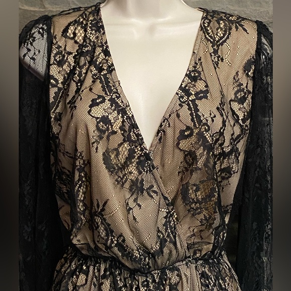 NWT SHEIN sexy black stretch lace bell sleeve romper,illusion lining,fit/flare S - Picture 2 of 12